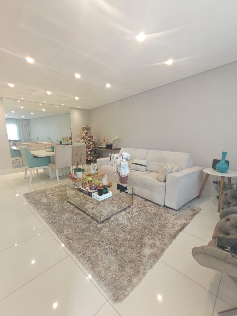 WhatsApp Image 2025-12-09 at 16.27.52 (1)