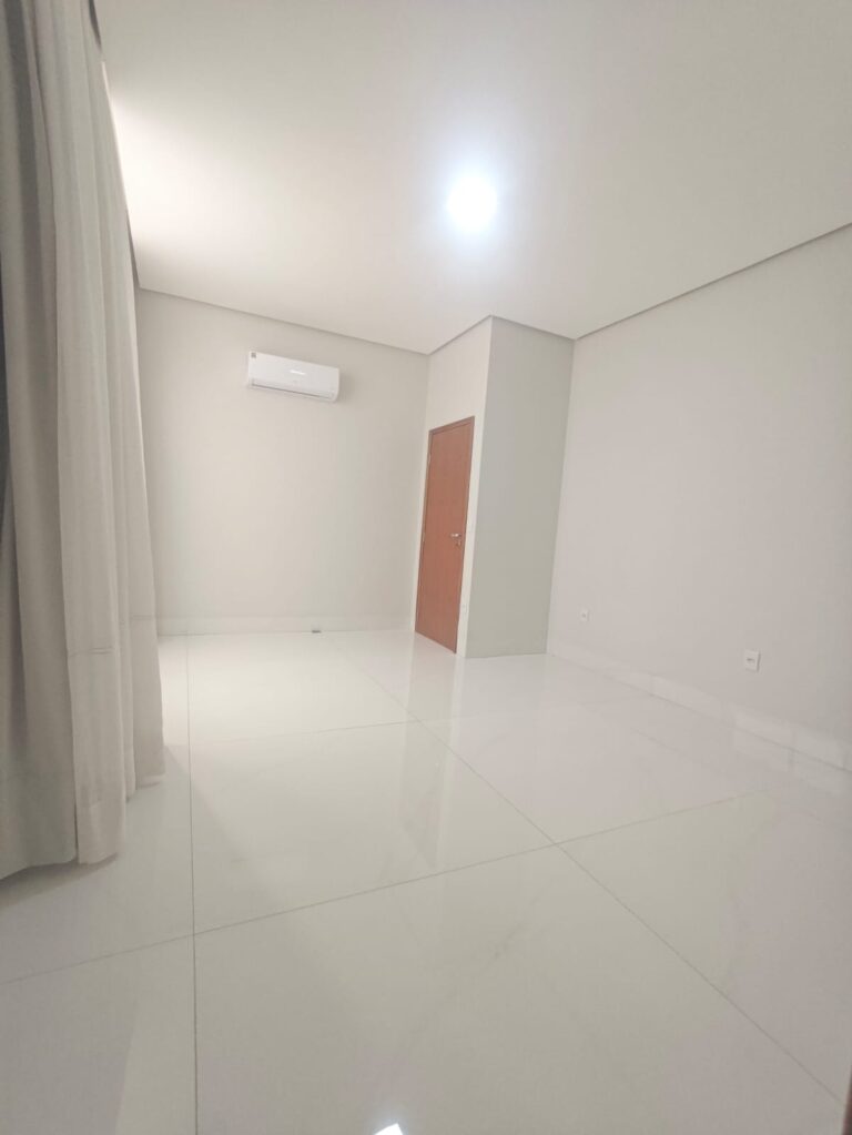 WhatsApp Image 2025-12-11 at 17.09.55