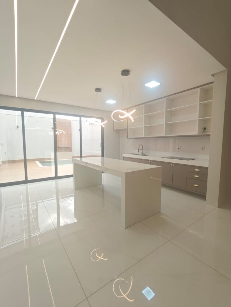 WhatsApp Image 2025-12-11 at 17.10.00 (1)