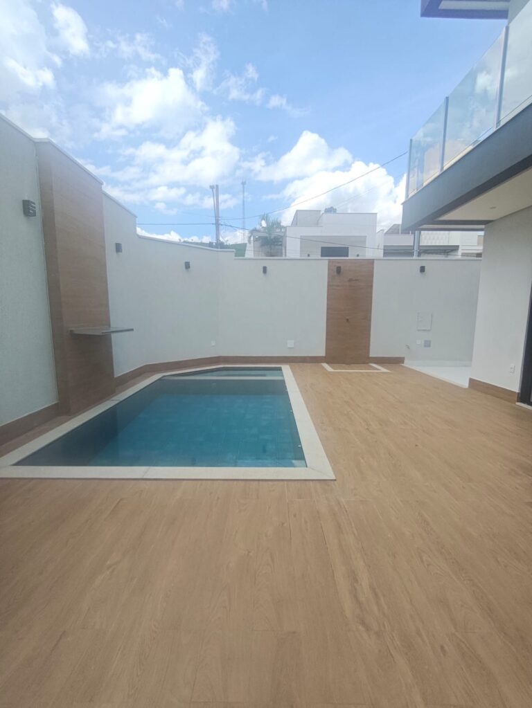 WhatsApp Image 2025-12-11 at 17.10.05 (1)