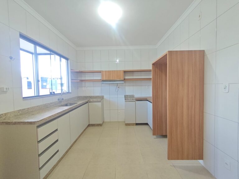 AC83D9AF2775AF4A5969E63B3CE20FC4-39h7